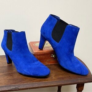 Boots, ankle, blue suede, Bandolino. EUC, Size 7.5M Heel 2.25” Ext & sole great.